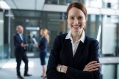 Kobiety w „męskich” branżach? Które sektory mają najlepsze polityki różnorodności