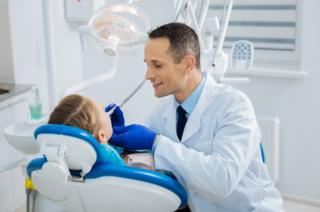 NIK: Coraz więcej białych plam w leczeniu stomatologicznym na NFZ