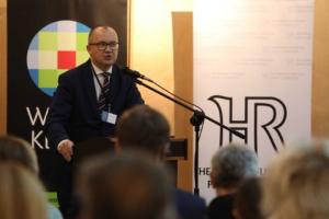 Uzyskanie uprawnień przez sędziów i prokuratorów do informacji niejawnych