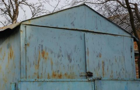 WSA: Blaszak na rowery, który nie jest garażem, trzeba rozebrać