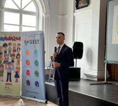 „Leśne sprawy Misia Adwokata” także w języku migowym