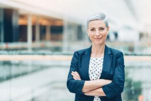 Jak media widzą osoby 50 plus na rynku pracy - badanie