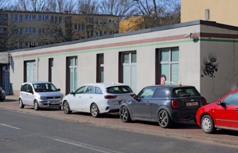 Nie będzie zakazu parkowania samochodów na chodniku