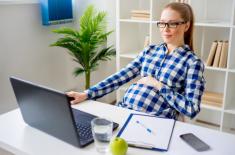 Sąd: Ciąża nie jest przeszkodą do zawarcia umowy o pracę