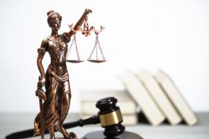 Sądy szykują się na kwestionowanie decyzji kadrowych Barskiego, Bilewicza i Korneluka