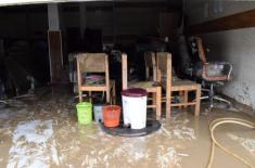 Niektórzy pracownicy socjalni na terenach powodziowych dostaną 2 tys. zł dodatku