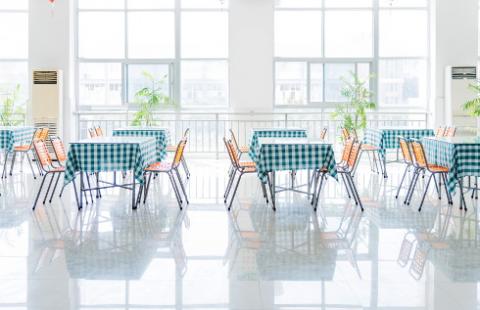 Drogo i w pośpiechu - problemy ze szkolnymi obiadami