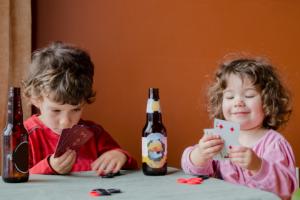 Liberalne podejście do piwa przyspiesza alkoholową inicjację dzieci