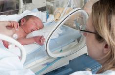 Dłuższy urlop dla rodziców wcześniaków - prezydent podpisał ustawę