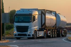 Jak rozliczyć diety kierowcy ciężarówki w transporcie międzynarodowym