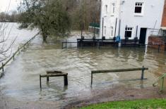 Czy niewykorzystane zwolnienie w związku z powodzią przechodzi na rok 2025?