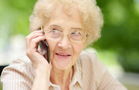 Pani Janina lubi to - AI pomaga oszustom na Facebooku