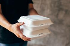 Można nie przyjąć zamówionych pierogów, gdy dotrą w naruszonym opakowaniu