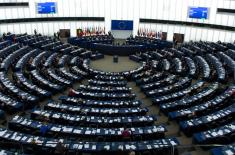 Europarlament chce zmusić deputowanych do udziału w debatach