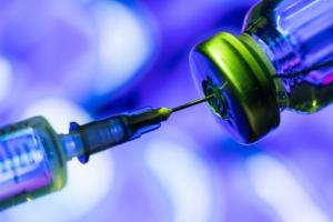 Antyszczepionkowcy cofają kasacje, NSA umarza sprawy