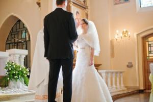 Omyłkę w aktach małżeństwa czy zgonu można łatwo naprawić