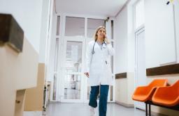 Działalność pseudomedyczna musi w końcu przestać się opłacać