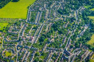 TSUE: Małżonkowie sprzedający działkę są jednym podatnikiem VAT