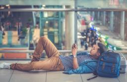 Drobne czynności służbowe nie zawsze przerwą urlop