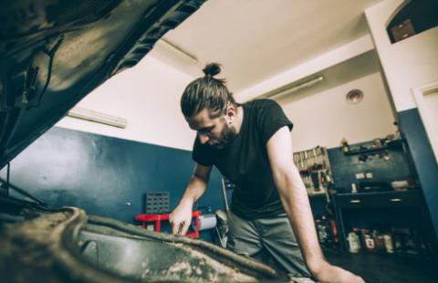 Kolejna sąsiedzka wojenka – tym razem o mycie i naprawę aut