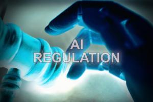 Akt o AI już jest, polskiej ustawy nadal nie ma. Co mają robić firmy?