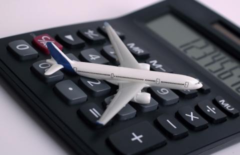 Zakaz dotowania połączeń lotniczych? Pomysł prezydenta nie jest taki prosty