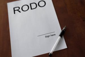 UODO upomina komitety wyborcze Trzaskowskiego i Nawrockiego