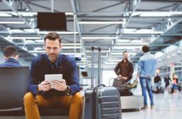 Służbowy telefon pracownika na urlopie nie może zostać... w biurze