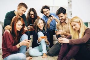 GUS policzył osoby pracujące w wieku 15-34 lata