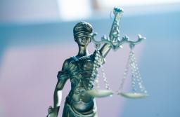 SN: Sześć lat znęcania się nad matką, sąd zapomniał ustanowić kuratora