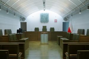 SN: Kurator nie musi doręczać pism jak adwokat i radca