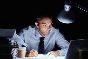 Zmiana czasu na zimowy a dyżur w nocy