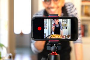 Koszty podatkowe wyzwaniem w działalności influencera