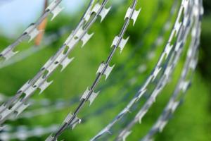 NSA: Pomoc uchodźcy nie zagraża państwu, nie wpływa na przyznanie obywatelstwa