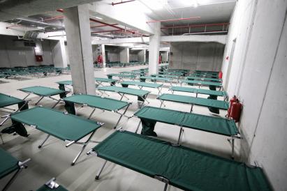 Miejsca ukrycia bez definicji, wątpliwe wynagrodzenia - projekt MSWiA budzi wątpliwości