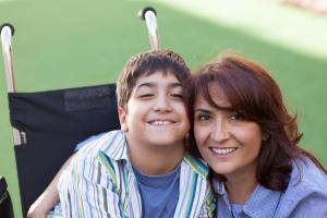 TK: Świadczenie pielęgnacyjne na starych zasadach należne w czasie urlopu wychowawczego