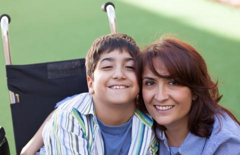 TK: Świadczenie pielęgnacyjne na starych zasadach należne w czasie urlopu wychowawczego