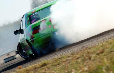 Trybunał Konstytucyjny skontroluje, czy karanie za „nielegalne wyścigi” nie jest zbyt represyjne