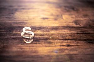 Wyższe stawki dla pracowników i urzędników w sądach administracyjnych