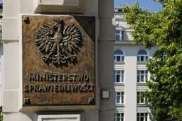 MS weryfikuje 62 oferty w konkursach na środki z Funduszu Sprawiedliwości