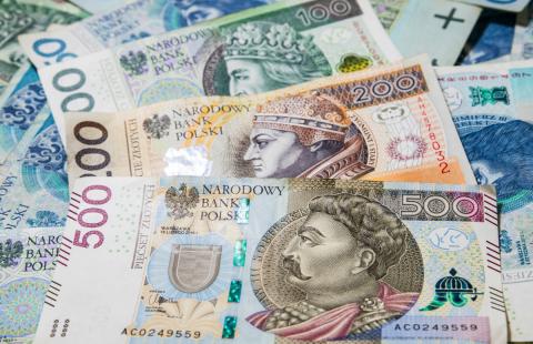 ZGWRP: Podwyżki minimalnych stawek dla urzędników samorządowych to za mało