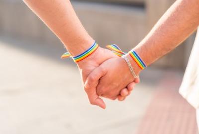 Koniec „kobiety” i „mężczyzny” w akcie małżeństwa. Nowe wzory dokumentów w USC