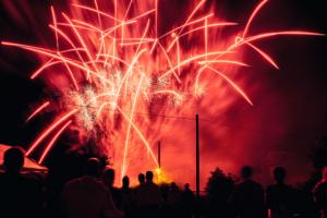 Wojewoda: Gmina nie może zakazać używania fajerwerków przez cały rok