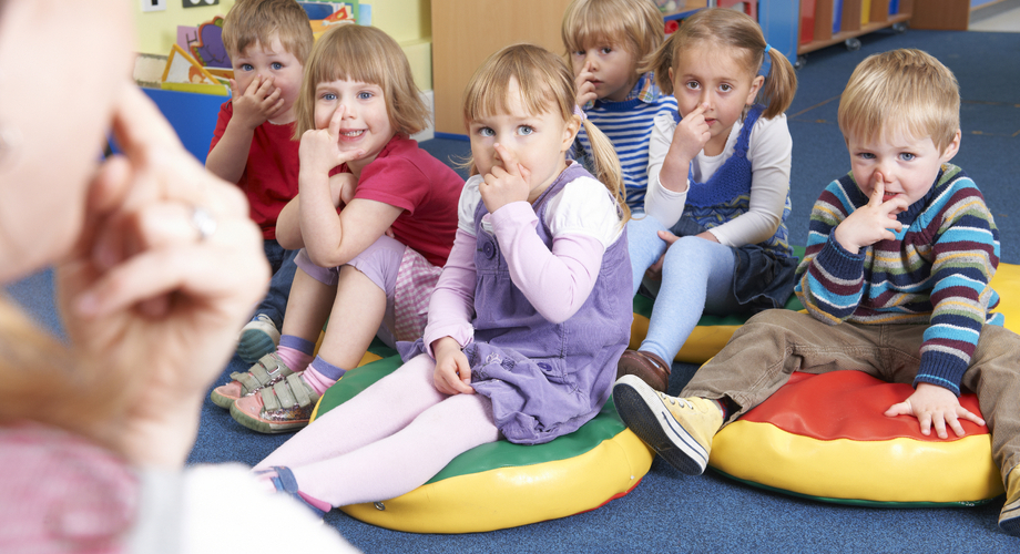 Rodzica nie można zmusić do informowania, że dziecko ma wszy