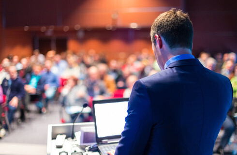 konferencja wyklad kurs mikrofon