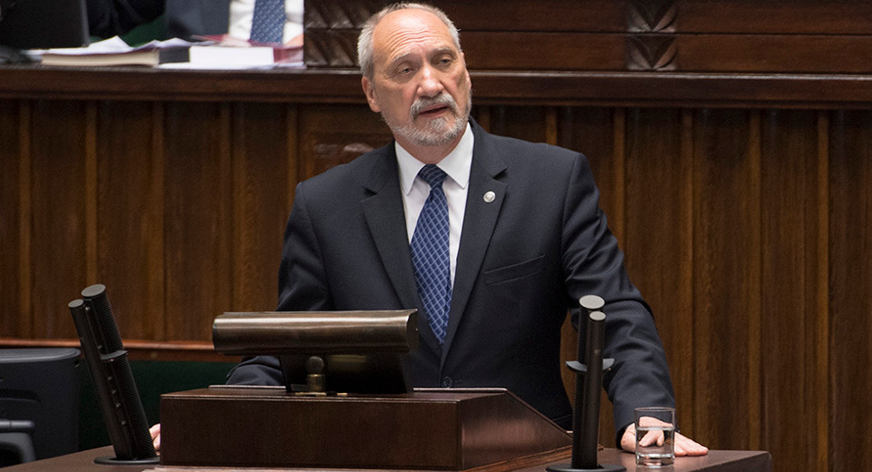 Antoni Macierewicz, w 2016 roku minister obrony narodowej, jeden z zawiadamiających o tzw. zdradzie dyplomatycznej — fot. prawo.pl