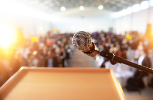 konferencja wyklad kurs mikrofon