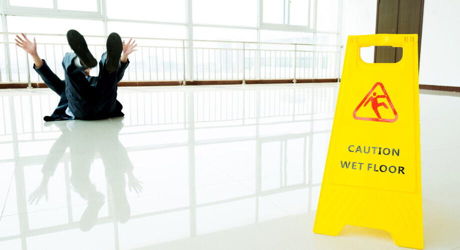 Szkoła nie odpowiada za wypadek spowodowany wyłącznie przez ucznia