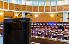 konferencja wyklad kurs mikrofon