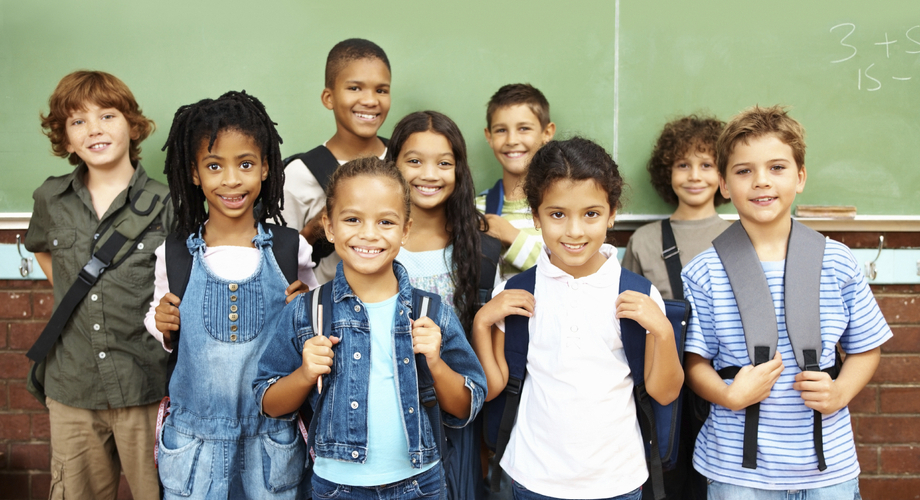 Wydawcy wspomogą akcję Caritas „Tornister Pełen Uśmiechów"